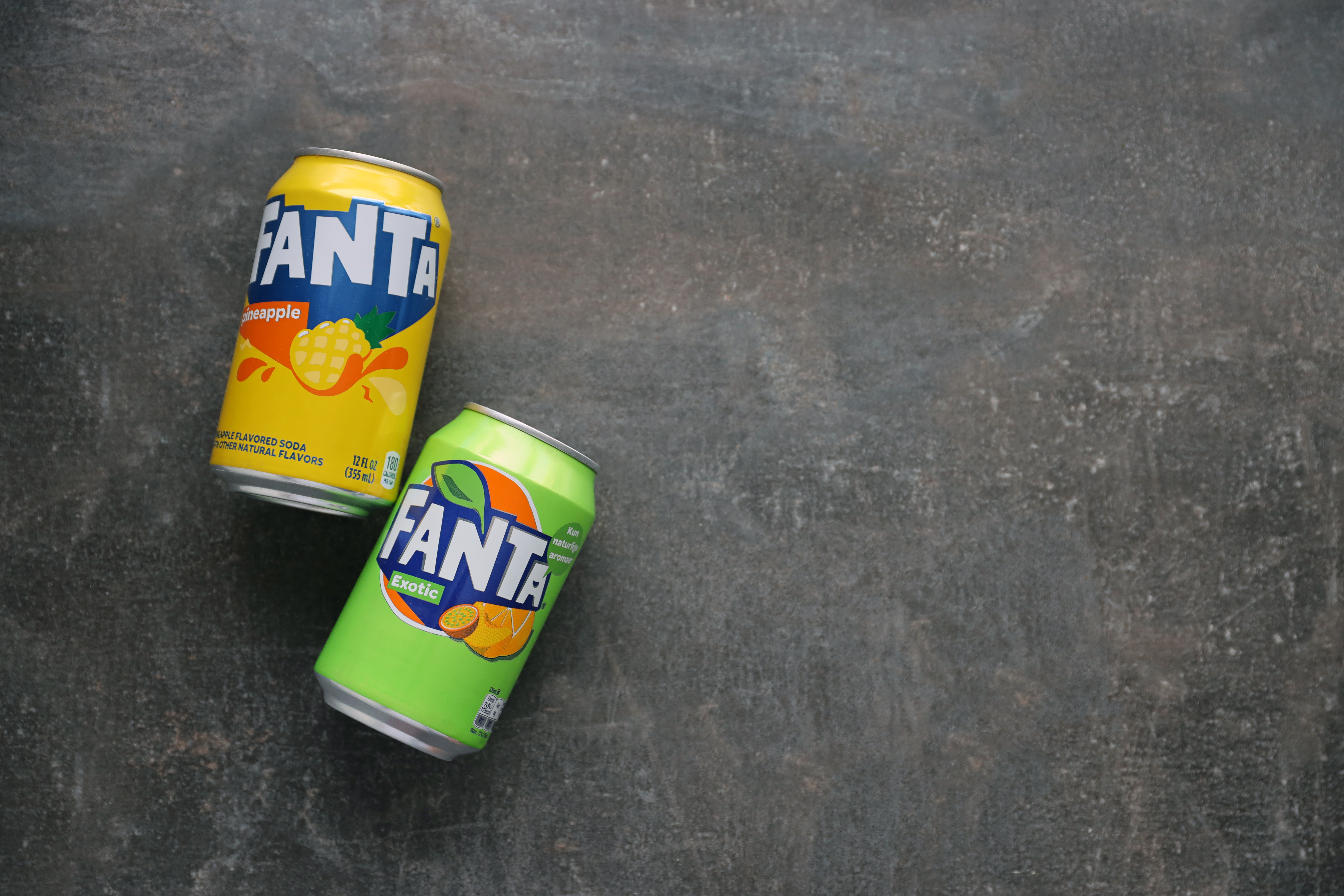 vecteezy_kyiv-ukraine-4-may-2023-fanta-soft-drink-brand-tin-cans_43209736