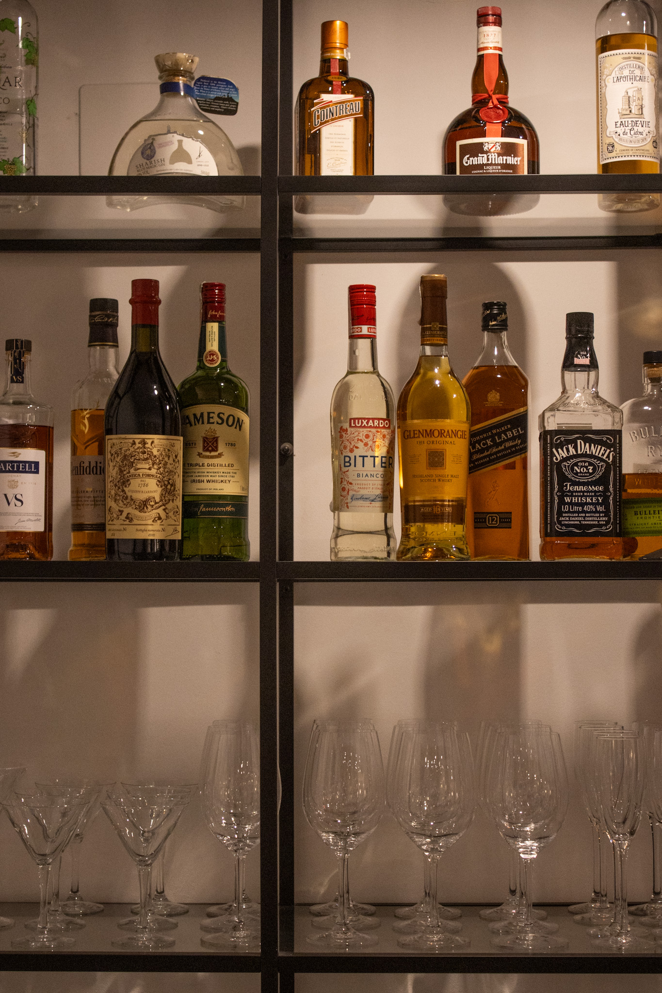 Shenoa Bar